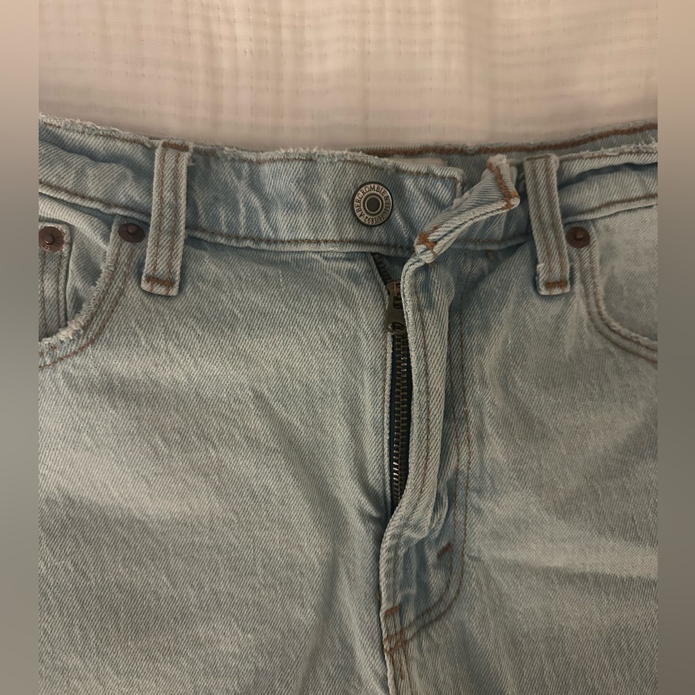 Abercrombie & Fitch High Rise Dad Short Light Wash Jean Shorts - Picture 2 of 10